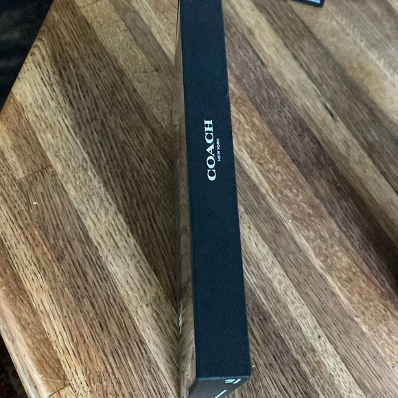 New Sealed Coach Signature Tan iPhone 12 12 Pro Smartphone Slim Wrap Case - Picture 7 of 7